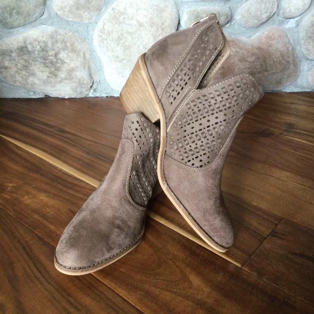 ✔️ Boutique by Corkys Booties with Zip Back Woman’s Size 8